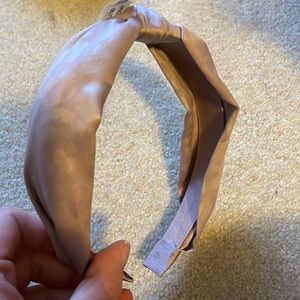 NWT Silky Blush Leopard Headband